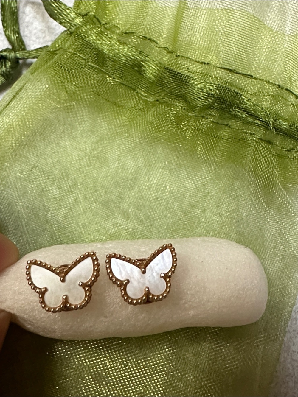 Authentic Van Cleef & Arpels Sweet Butterflies 18k yellow gold earrings